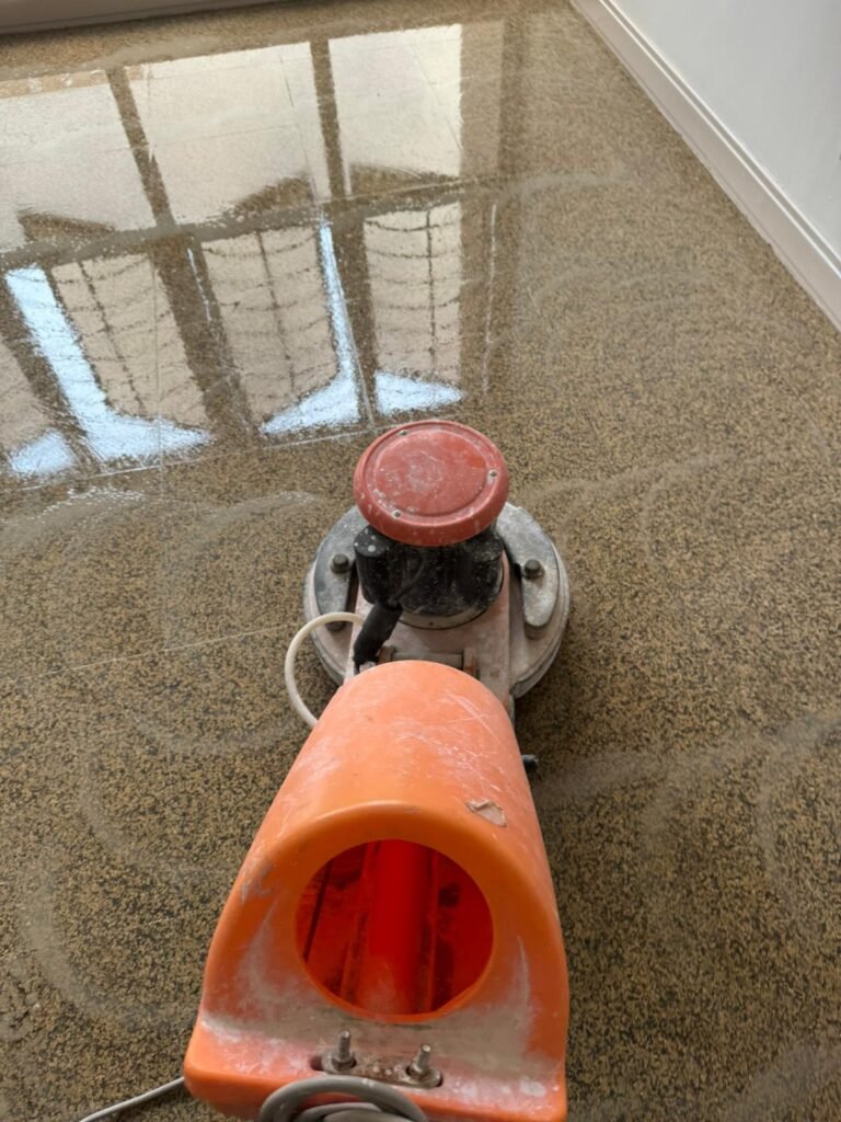 House floor polishing